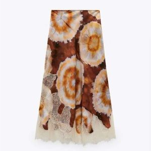 New Zara Lace Trim Printed Skirt size XS